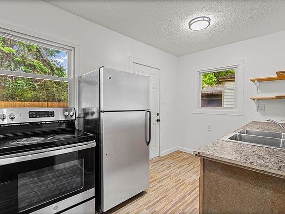 5th image of 2206 Rountree Dr