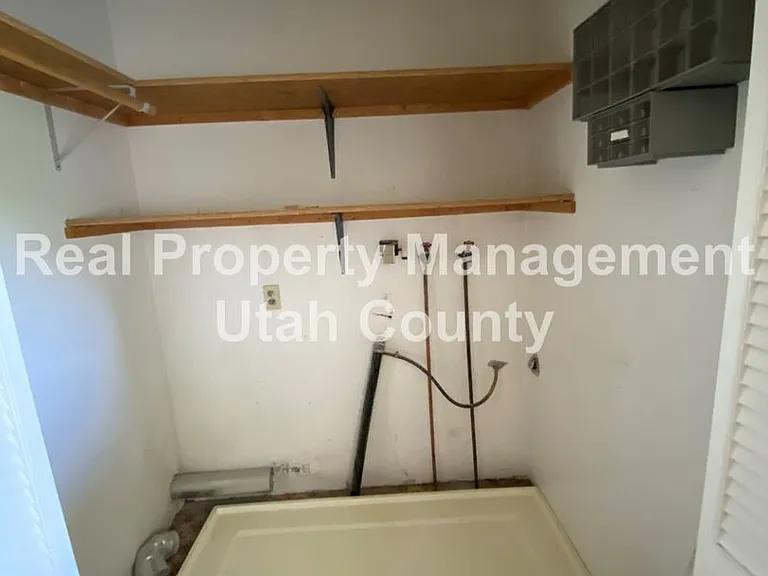 1285 W Utah Ave — Photo 34