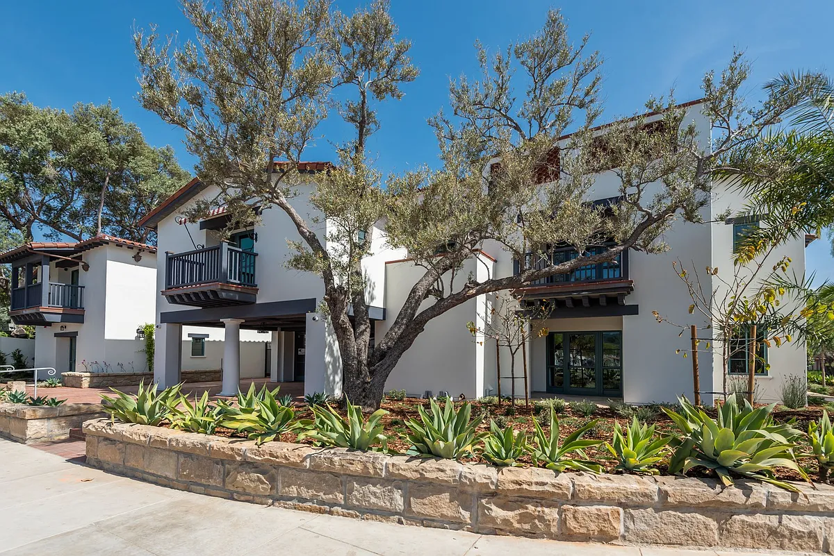 Building Photo - 800 Santa Barbara St