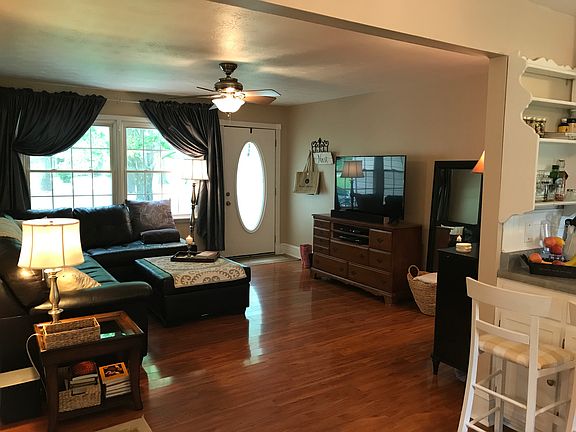 4th image of 5636 Country Acres Ln