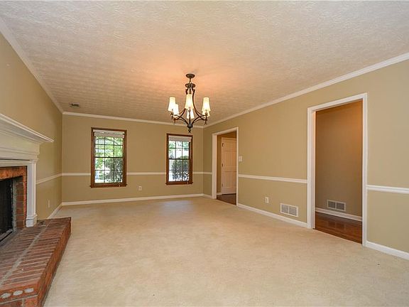 5th image of 4512 Pine Hill Ter NE