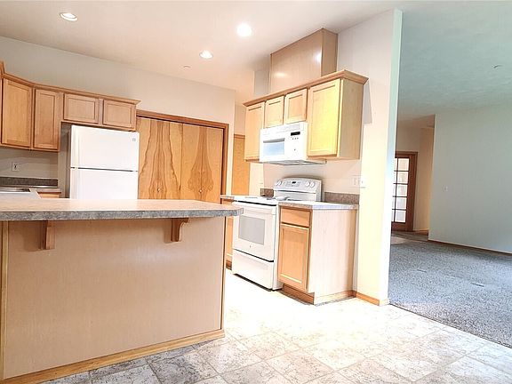 5th image of 70 E Beaumont Drive #A