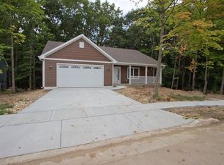 906 Platt Ave, Lake Geneva, WI 53147