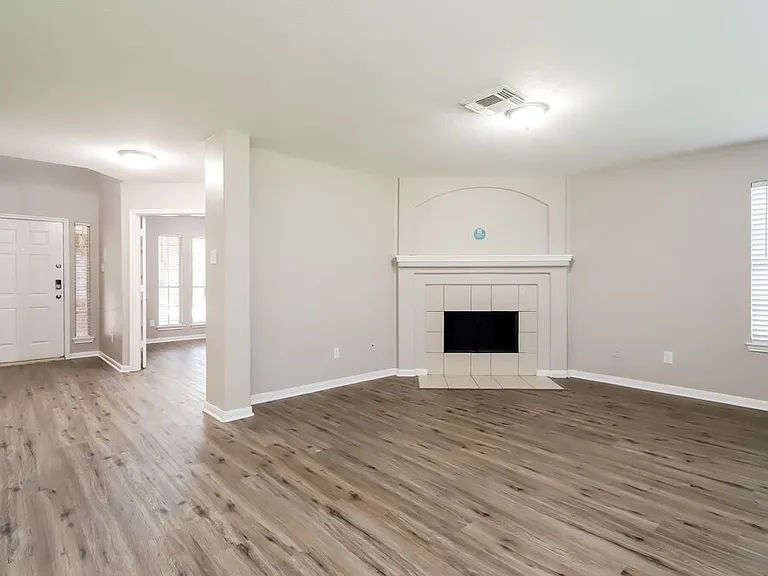 14635 Lothbury Dr — Photo 6