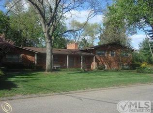 1410 Stuyvessant Rd, Bloomfield Hills, MI 48301