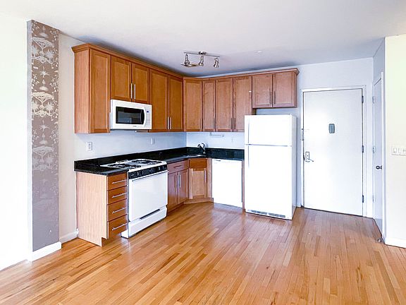 2nd image of 62 Clermont Ave APT 404