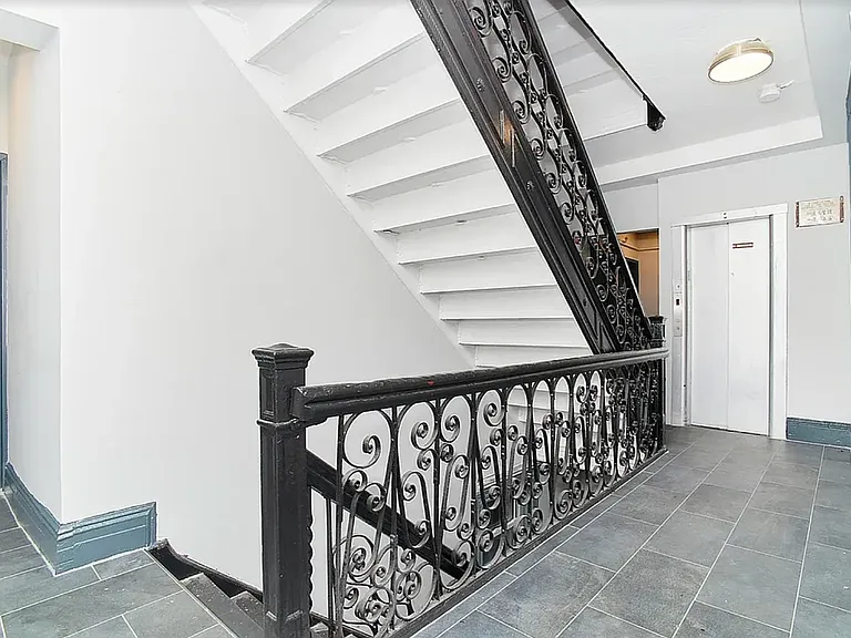 75 Baxter St #5 — Photo 7
