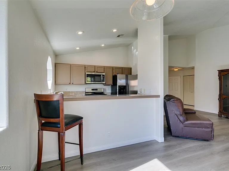 5054 S Rainbow Blvd #202 — Photo 22