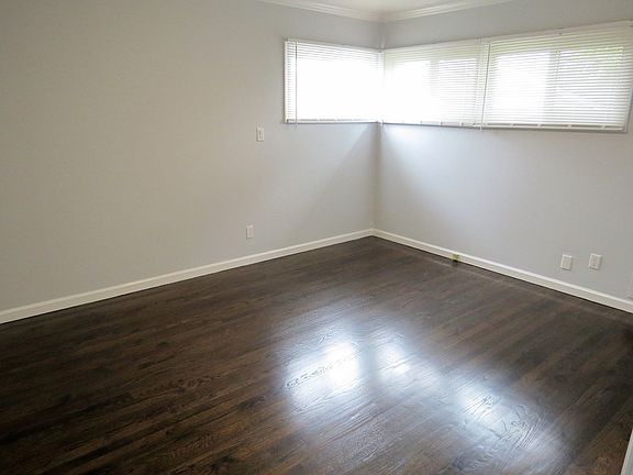5th image of 21 Cambridge Dr