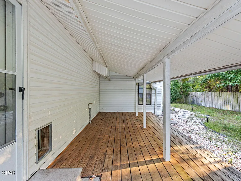 301 Fairway Blvd — Photo 6