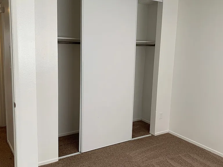 Shannon South Apartments — Photo 21