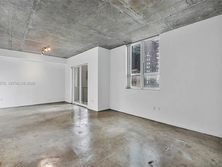 234 NE 3rd St #1404 — Photo 7