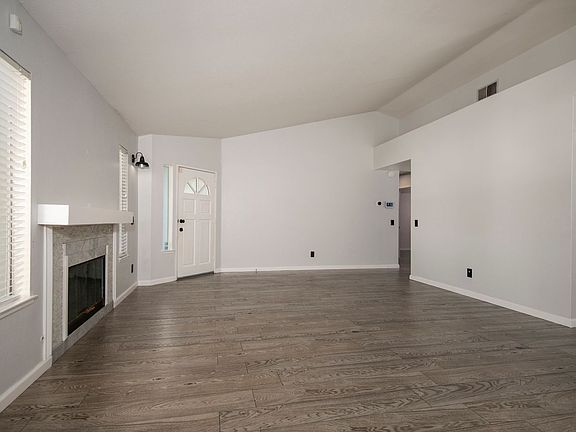5th image of 26143 Newport Ave
