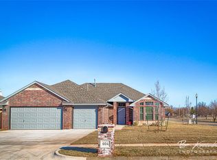 604 N White Tail Way, Mustang, OK 73064