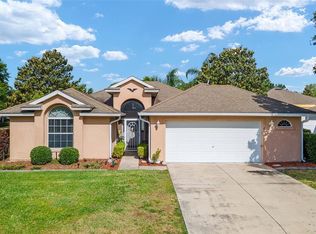 4810 Treasure Cay Rd, Tavares, FL 32778