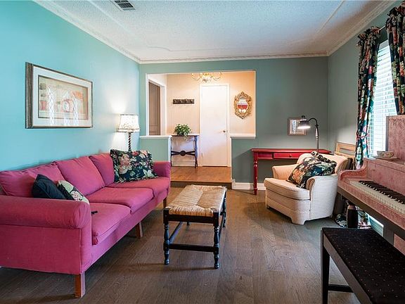 5th image of 2401 Lakeview Dr