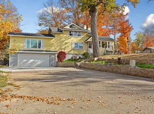 17951 Roberds Lake Blvd, Faribault, MN 55021