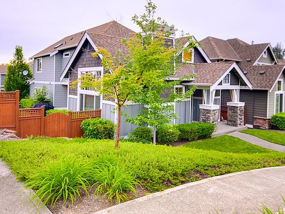 2nd image of 2037 Larchmount Dr NE