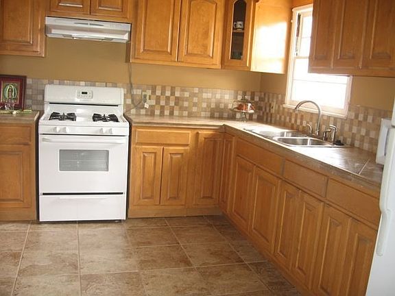 4th image of 11706 Bombardier Ave