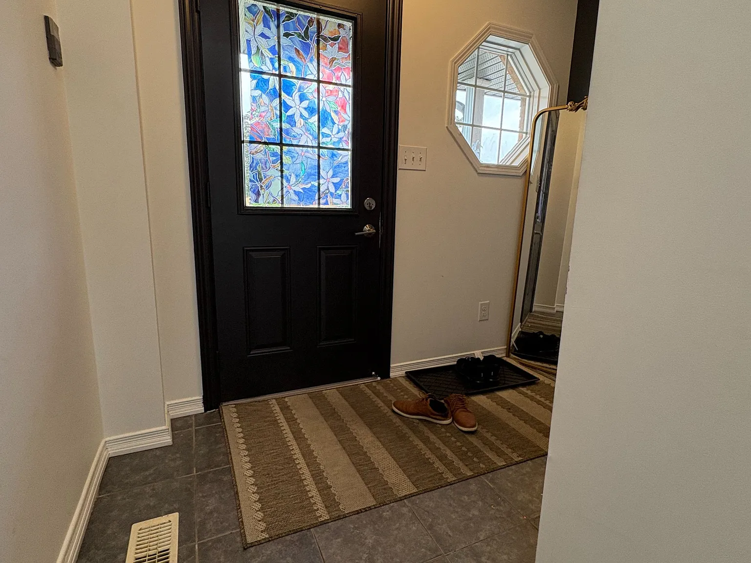 3 bed, $2,600 — Photo 2