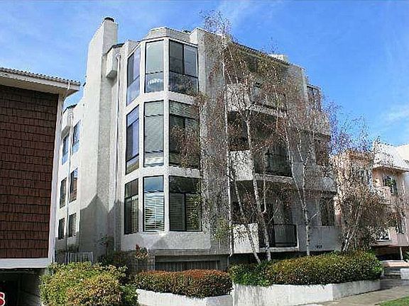 3rd image of 1929 Manning Ave Unit 101