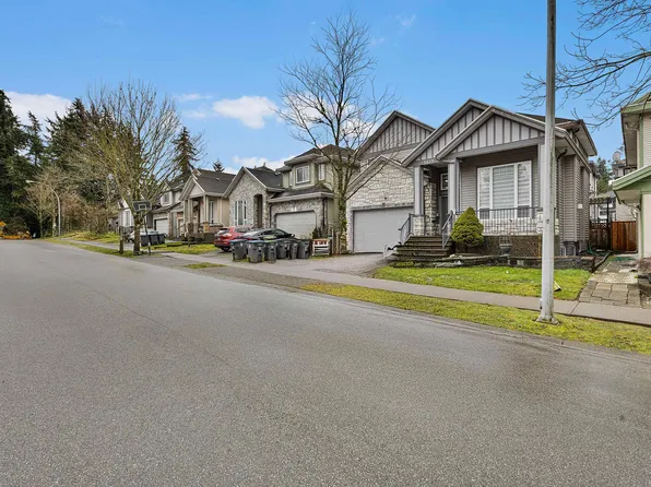 5835 139th St, Surrey, BC V3X 3S2