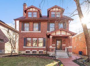 7146 Waterman Ave, Saint Louis, MO 63130