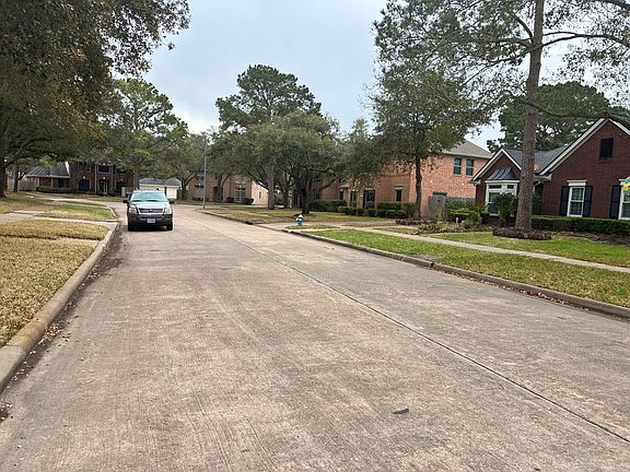 4th image of 23123 Crossbend Dr