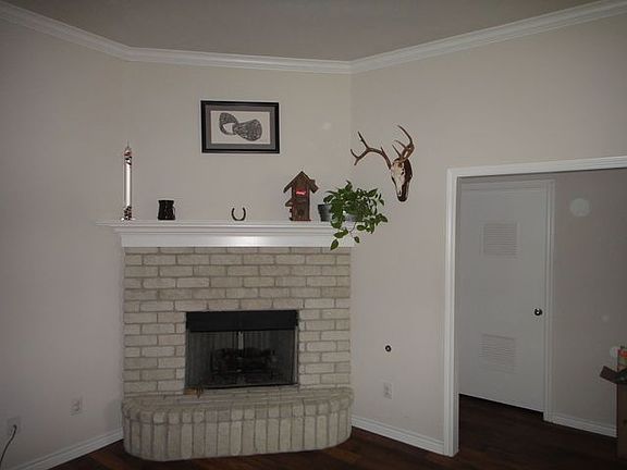 5th image of 901 Scoffield Dr