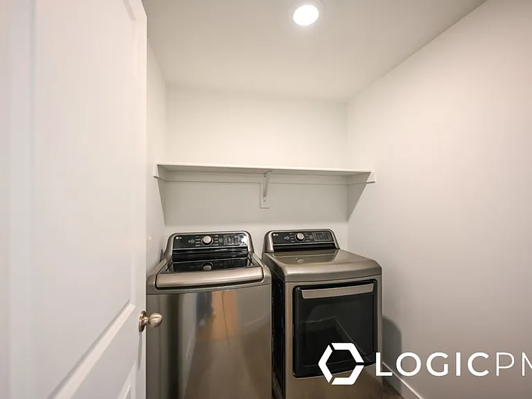 754 W Blue Magic Ln #201 — Photo 13