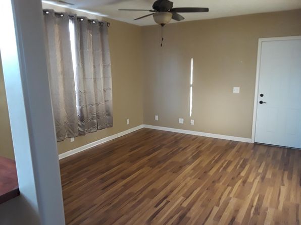 349 W Military Ave APT 3, Fremont, NE 68025