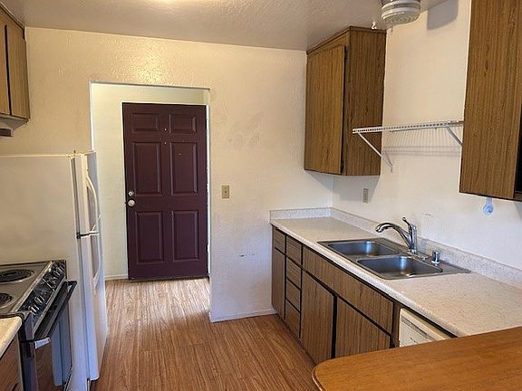 3rd image of 1549 17th Ave #B