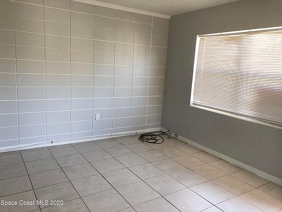 4th image of 411 Jefferson Ave #0