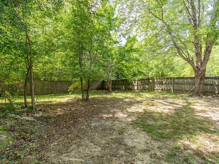 559 S Ray Ave — Photo 16