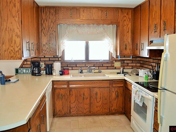 4th image of 502 River Hills Ct