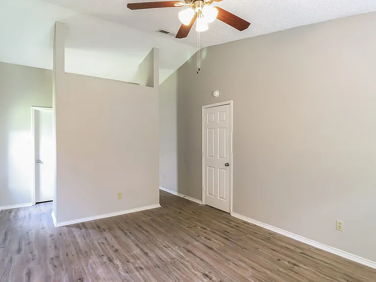 226 Lemon Dr — Photo 8