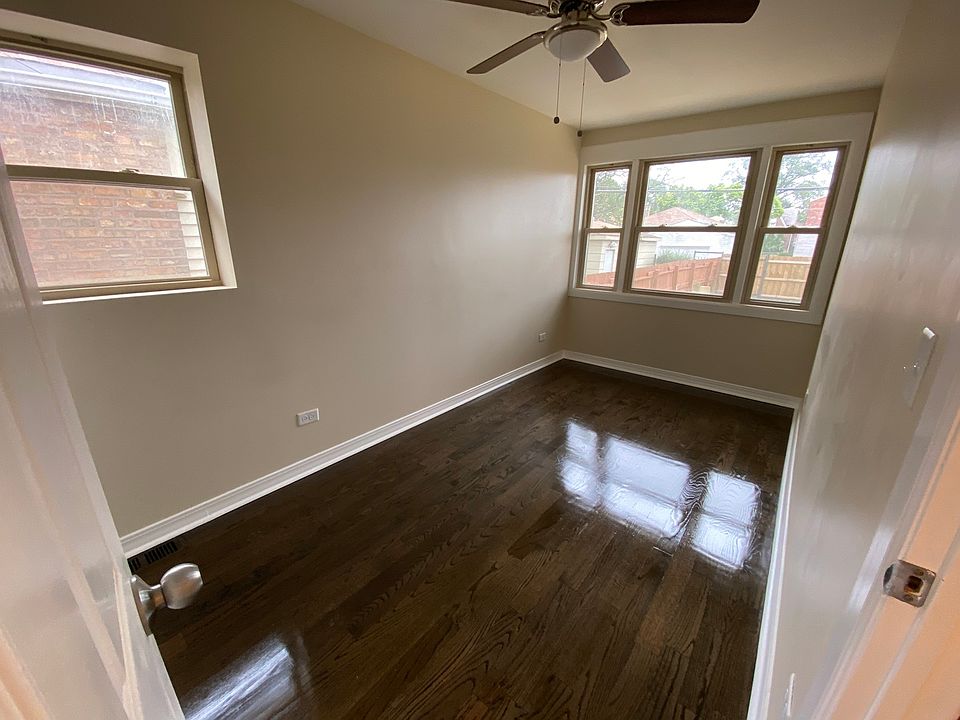 2nd image of 625 E 100th St