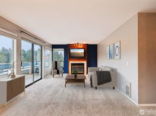 12300 33rd Ave NE APT 402, Seattle, WA