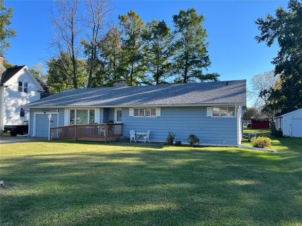 414 E Lafayette St, Staunton, IL 62088