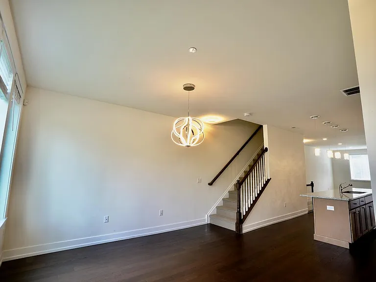 813 Lakeview Ct #44L — Photo 10