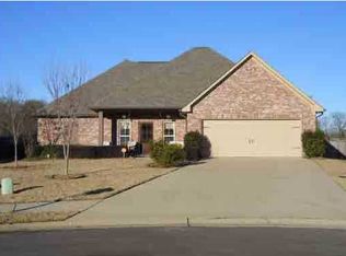 102 Bridge Hollow Ln, Canton, MS 39046