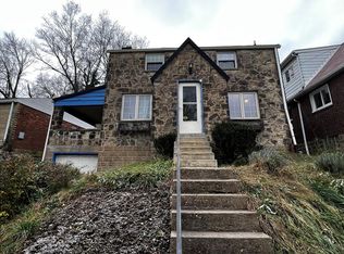 1911 Fairlawn St, Pittsburgh, PA 15221