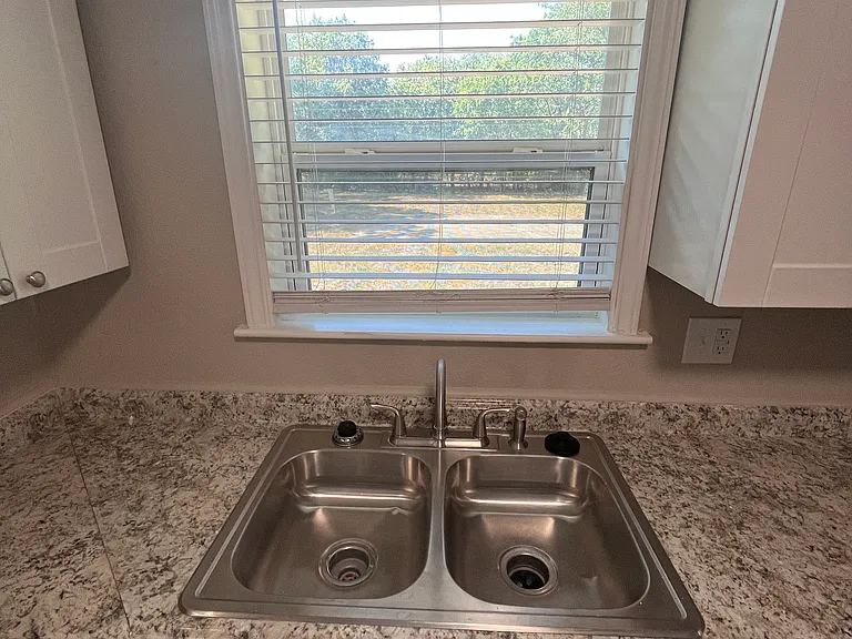 12904 Mitchell Dr — Photo 10