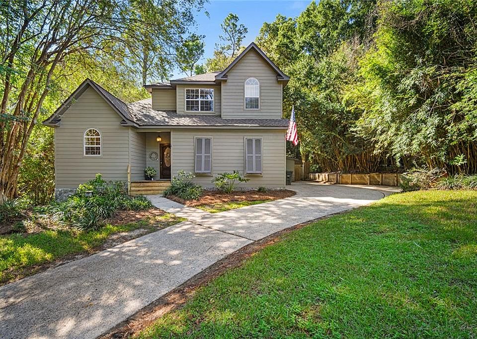1st image of 132 Donna Cir