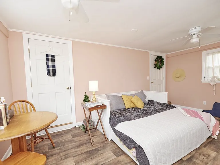 1209 Stafford Ave — Photo 18