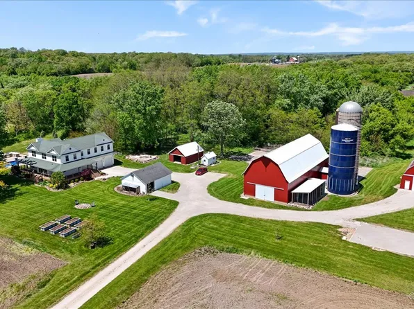 16614 Harmony Rd, Marengo, IL 60142