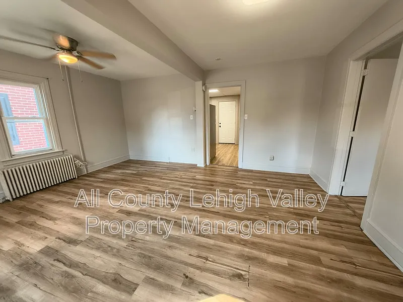 2 bed, 1.0 bath, 800 sqft, $1,495 — Photo 3