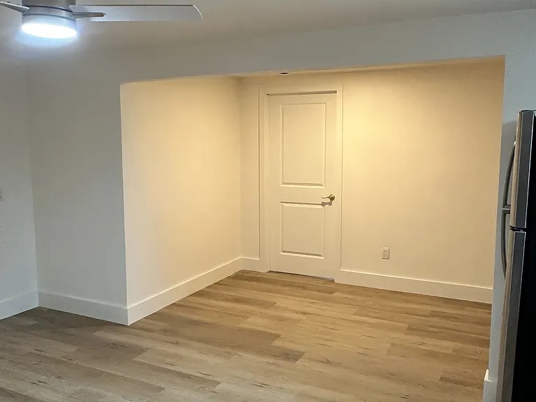 410 Randall St — Photo 34