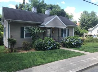 722 Spring St, Mount Airy, NC 27030