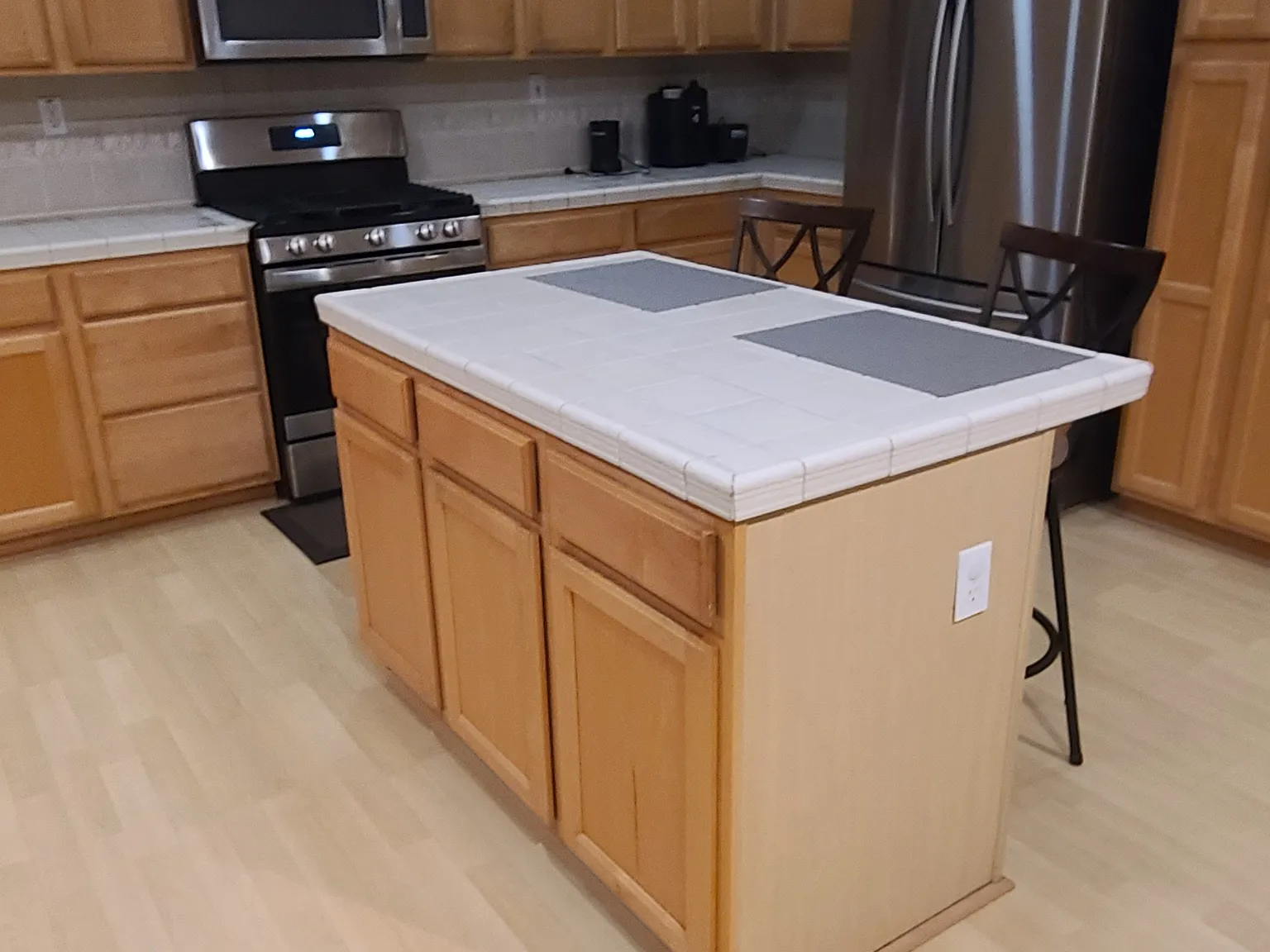 536 Mountain Meadows Dr — Photo 2